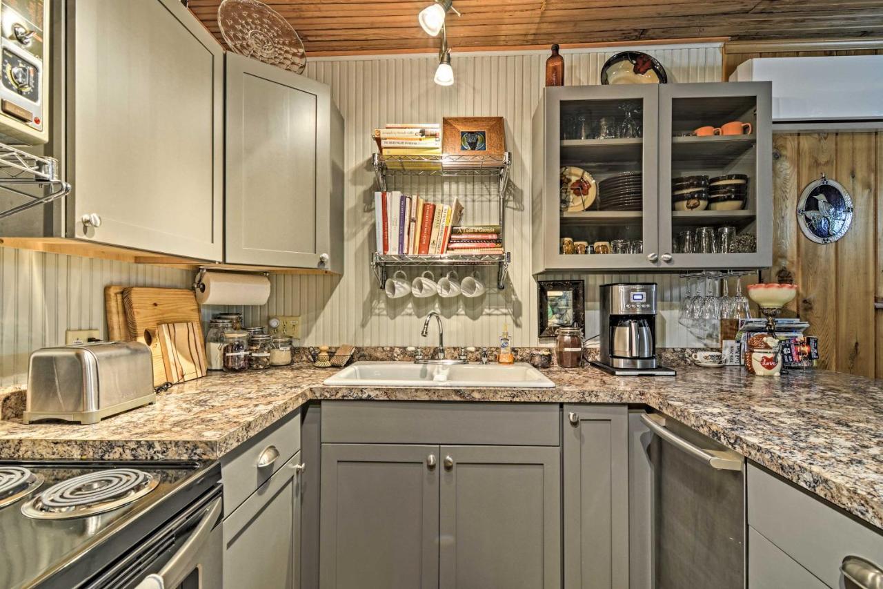 Pet-Friendly One Crow Cottage In Harbor Springs! Exterior photo
